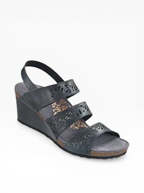 Aetrex Lexi Laser Triple Strap Wedge Sandal Black Leather Sz 7